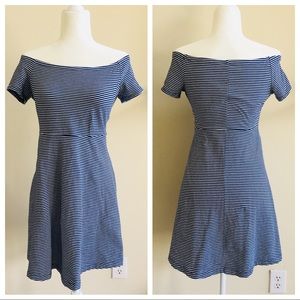 ❌❌SOLD❌❌ Off shoulder white and navy blue striped dress